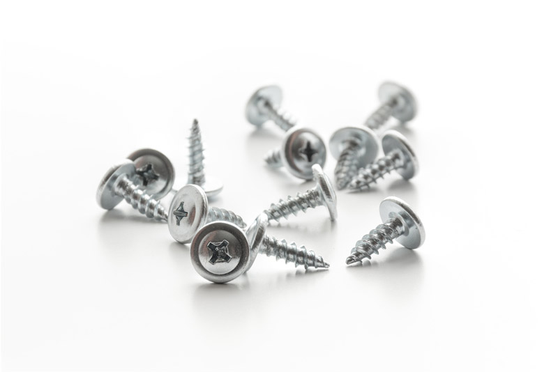 Упаковка саморезов на фасовочно-упаковочном автомате MAGIKON AVWBR999II ...